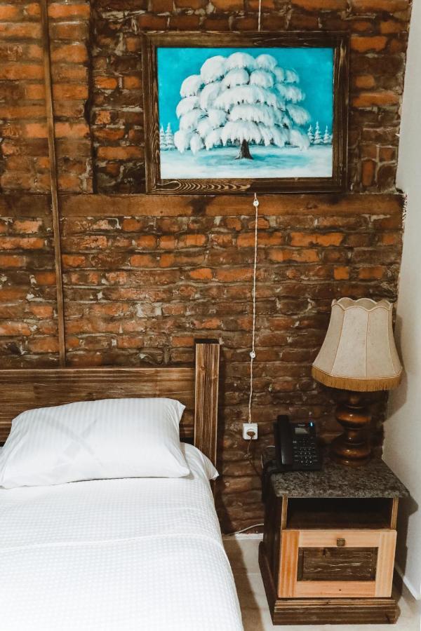 Hotel Verdzi Кутаиси Экстерьер фото